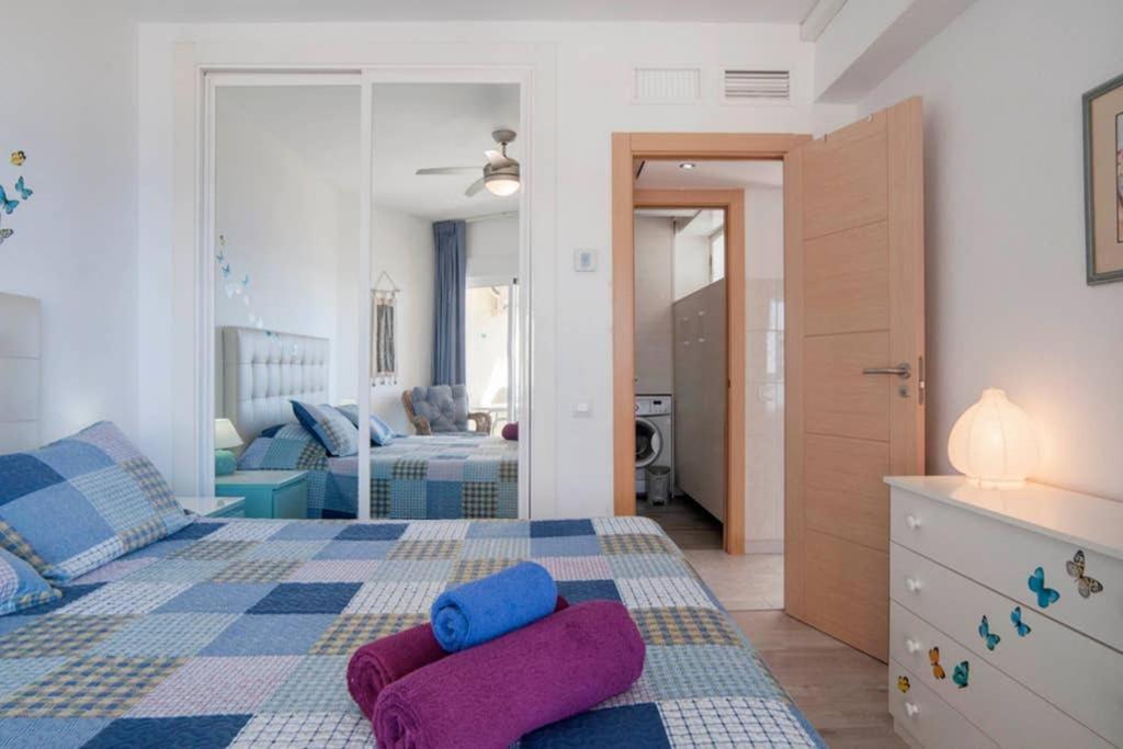 021 - Wonderful Beachfront Apartment With Stunning Sea Views Benalmadena Exterior photo