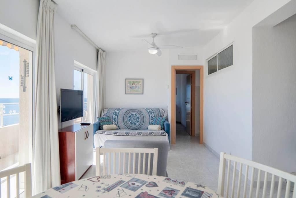 021 - Wonderful Beachfront Apartment With Stunning Sea Views Benalmadena Exterior photo